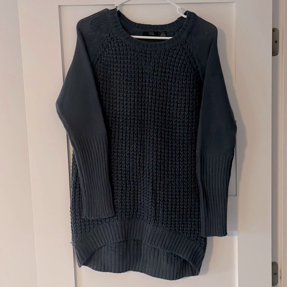 Women’s Nordstrom RDI blue cable knot sweater, tunic style, hi-low hem, sz small